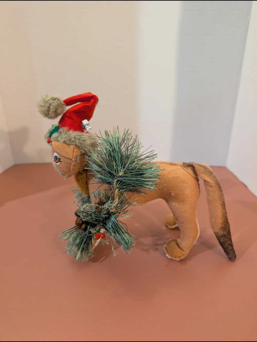 Annalee 2020 8-Inch Rustic Pine Mountain Lion wearing a Santa Hat/Christmas